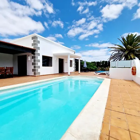 Villa Marta Con Piscina Privada Climatizada Playa Blanca  Exterior photo